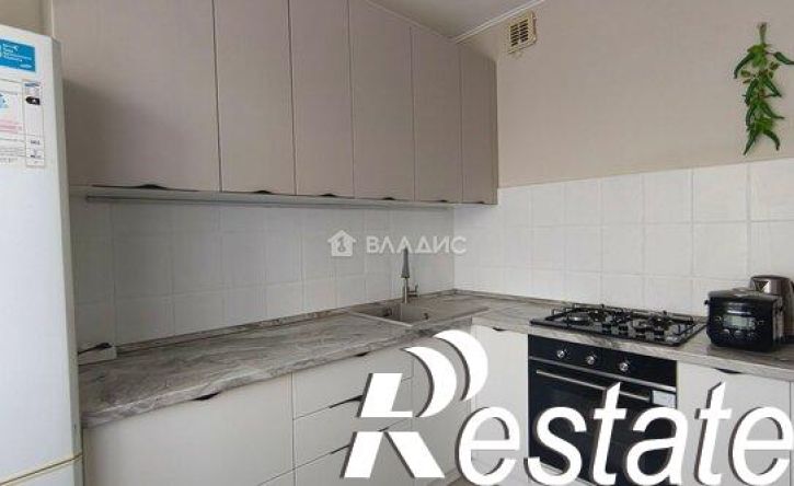 3-комн квартира улица Полковника Ефремова, 3,  д. 3